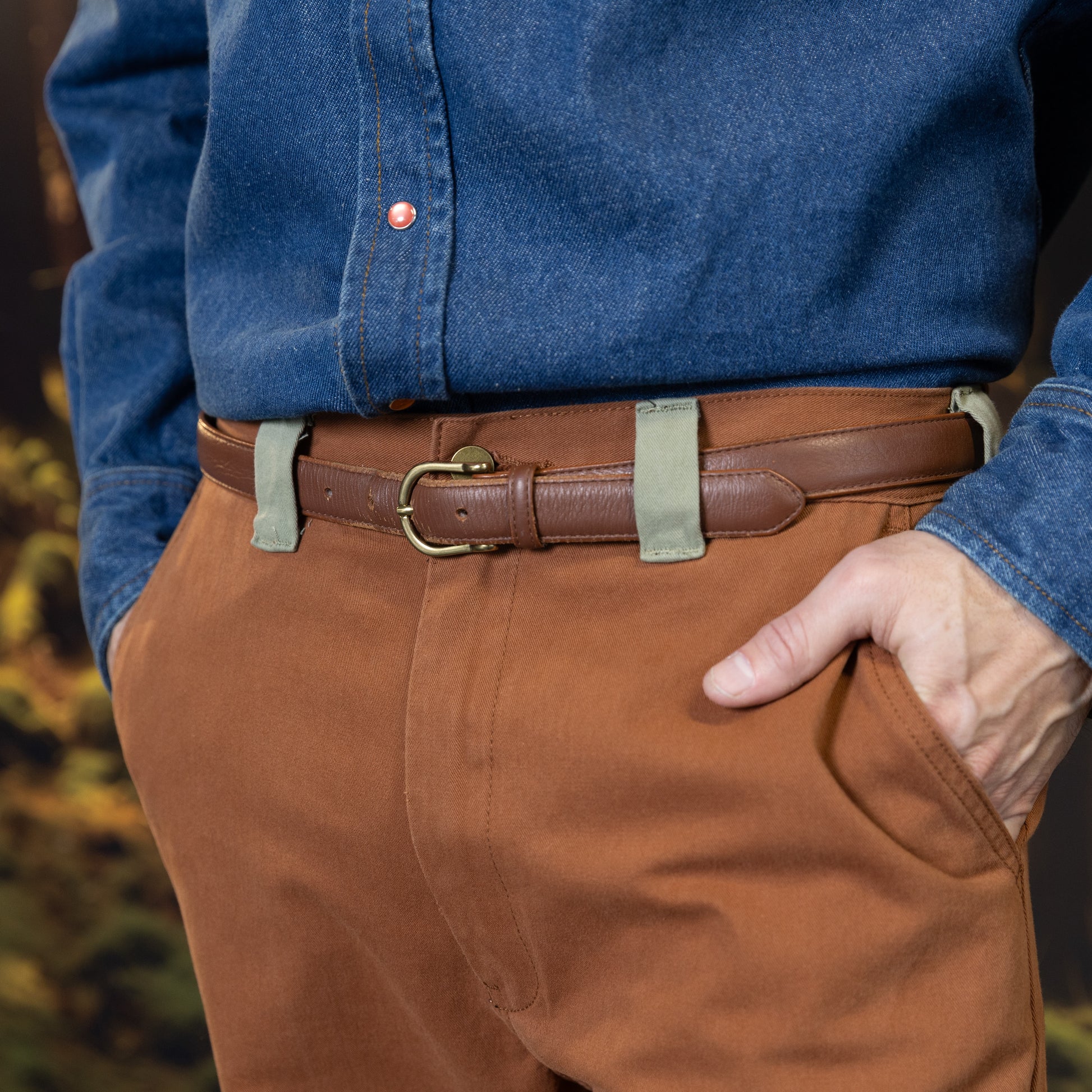 Rusty Twill Explorer Pant on model